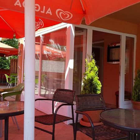 Putnok Havanna Etterem Es Vendeghaz酒店 外观 照片
