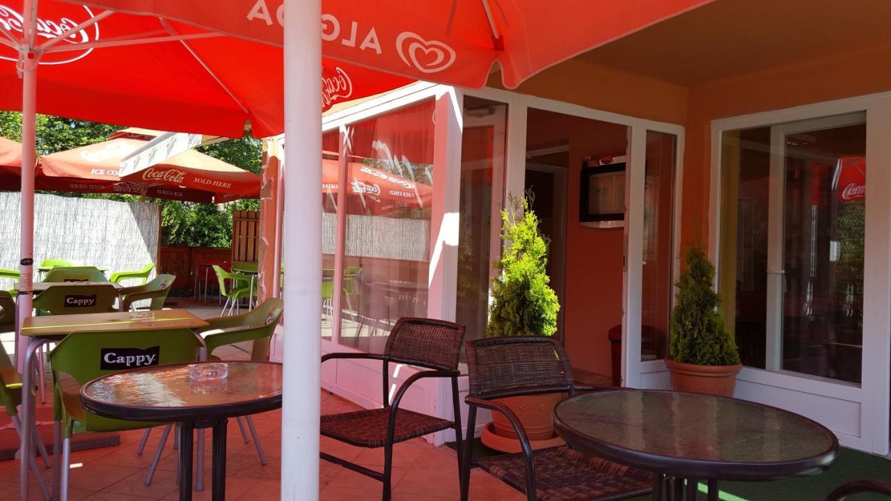 Putnok Havanna Etterem Es Vendeghaz酒店 外观 照片